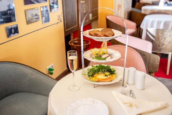 Masoch. Hotel & Cafe