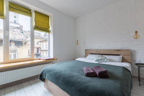 ROMANTIC Apartments- view of the Town Hall