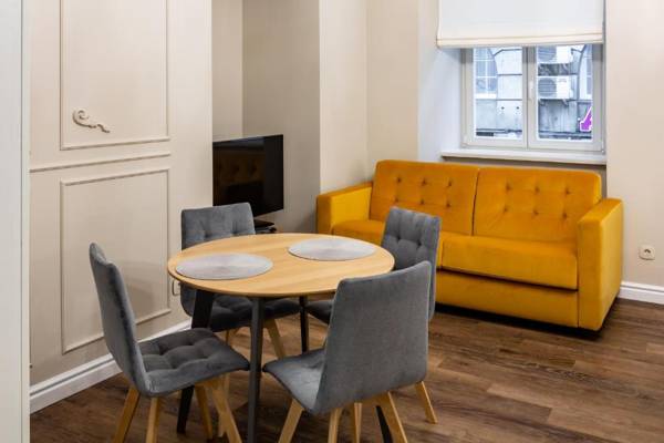 Romari ВІП Апартаменти на площі Ринок