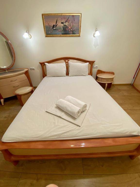 Yaroslav Osmomysl Square Apartments