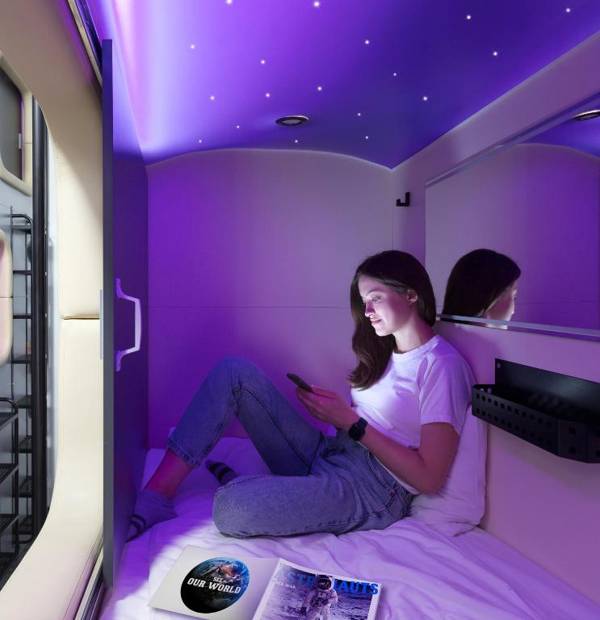 Capsule Hotel Constellation 89