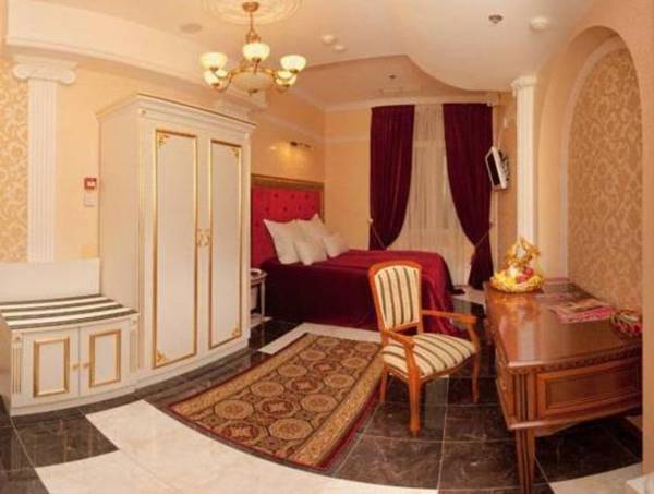 Royal De Paris Hotel