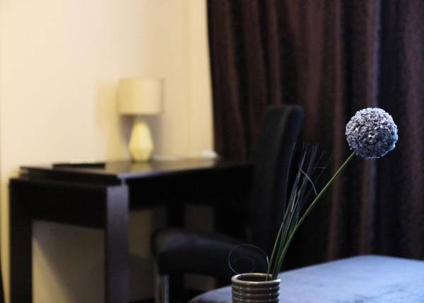 Alexandra Apartments Industrial Bridge