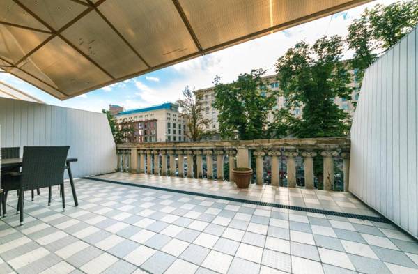 VIP apartment on Kreschatik. with terrace