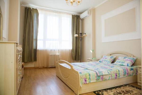 Apartment in 2 min from Poznyaky metro station