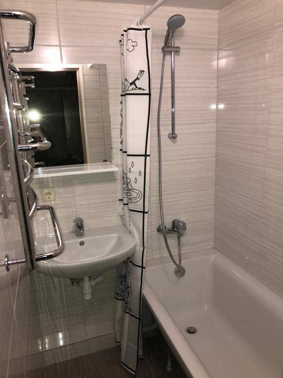 Apartment Obolon metro station