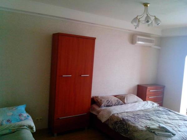 Homelike flat near the IEC on Levoberezhnaya