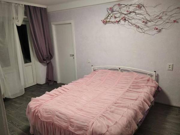 1к Квартира біля метро Дарниця