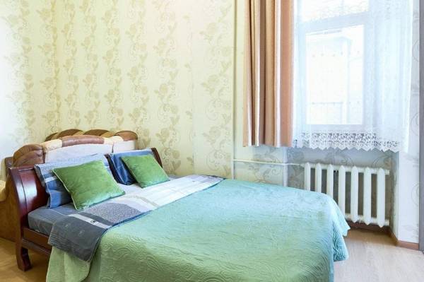 S12 MODERN APARTHOTEL IN THE CENTER CITY - METRO PALACE OF SPORT - GULLIVER MALL - 2 min to KHRESCHATYK -Saksahanskoho St 12B