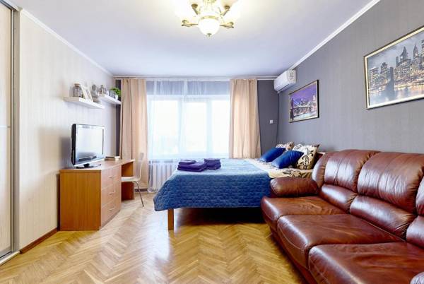 l3-82 MAIN STREET- MODERN NEW THREE 3 SEPARATE 3BEDROOMS 100 m2 - CENTRAL LOCATION METRO PALACE OF SPORTS - GULLIVER MALL ARENA CITY