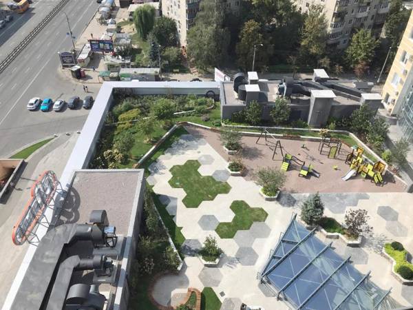 Black&White Apartment in Smart Plaza