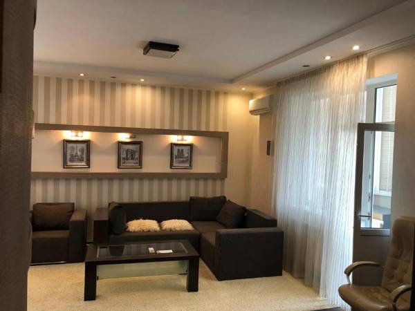 Workspace - Cozy apartment in a new building close to the downtown