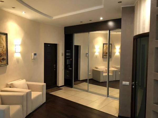 Cozy apartment in a new building close to the downtown