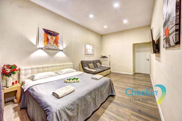 Two-bedroom apartment in the center near the National Sports Complex “Olympiyskiy”