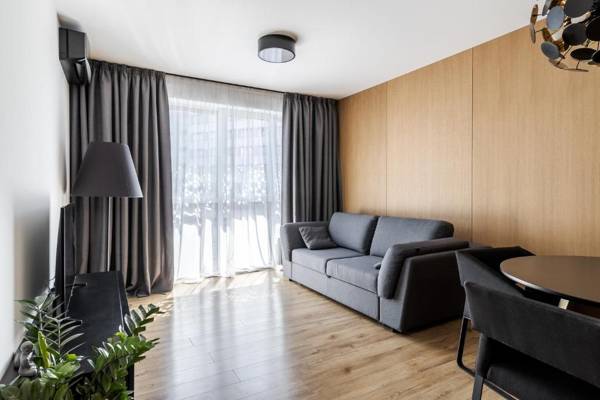 18173 Black and White cozy apartment