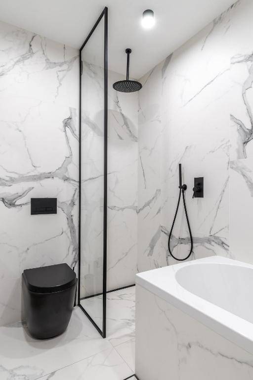 18173 Black and White cozy apartment