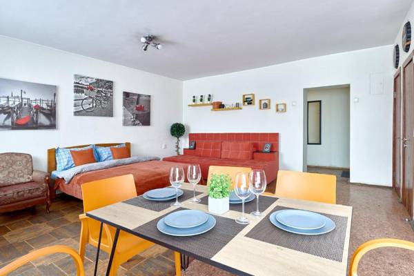 V54-39 MODERN GRAND LOFT IN CENTER CITY MAIN Street FOR LARGE GROUP 110 m2 - 3 THREE SEPARATE BEDROOMS OLYMPIC STADIUM Velyka Vasylkivska St 54