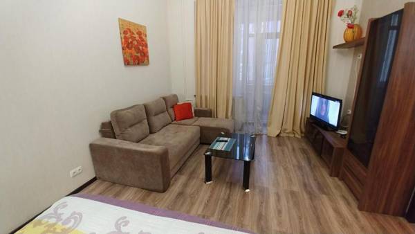 One-room. 5a Baseina str. Near Kreshchatik. Centre