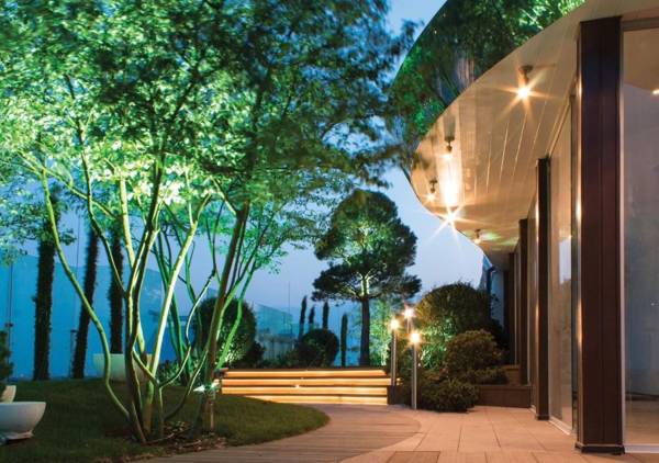 Luxury for business & pleasure Royal 2