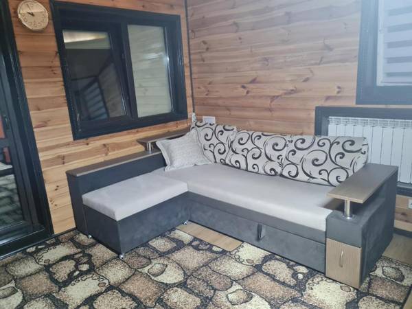 Деревянный 2-х комнатный домик