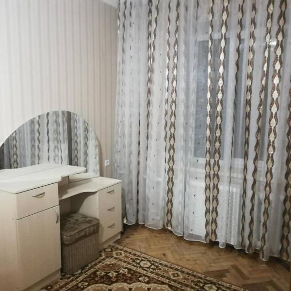 2к. Центр возле Гуливера.Бассейная 10