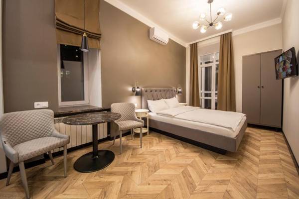 Apartments on Antonovycha