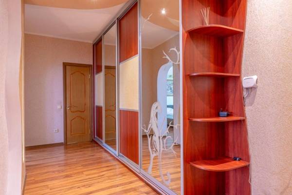 Big studio apartment near River Mall