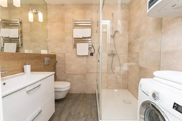 18199 New York Concept House CHECK-IN 24-7