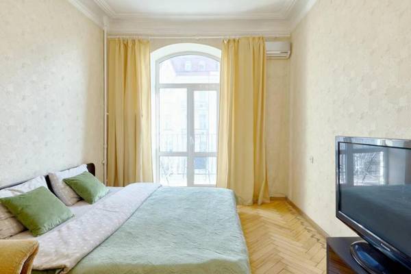 THREE SEPARATE BEDROOMS - SHOTA RUSTAVELI STREET 14