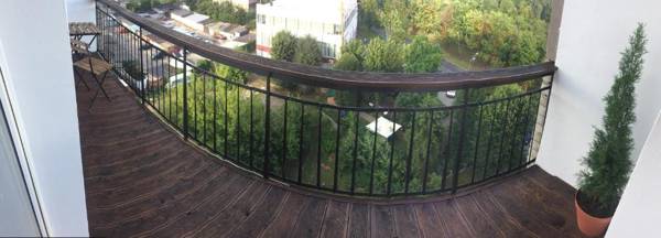 Flatsy at Botanichniy Sad underground