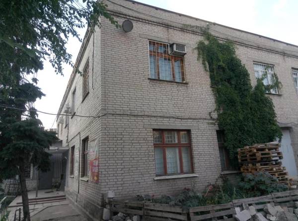 Small room with big cinema and PS4