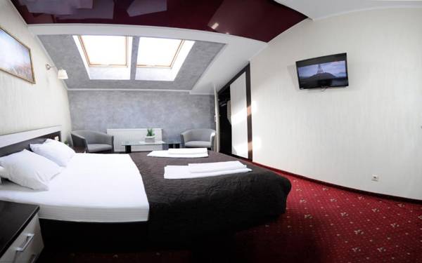 Apartments On Zaliznychna 49