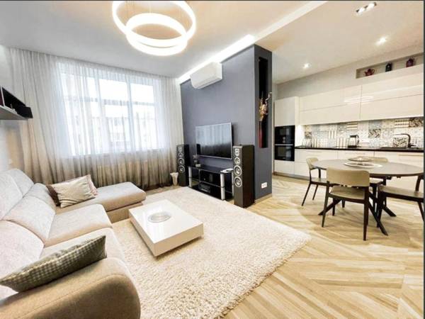 Most City area 2-bedroom Lux Ekaterinoslav square