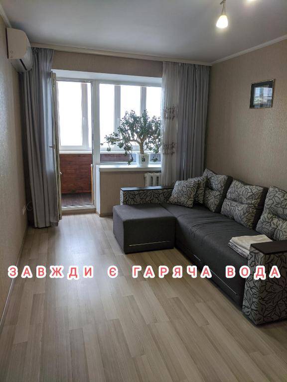 Apartment with balcony on Peremohy Avenue 43