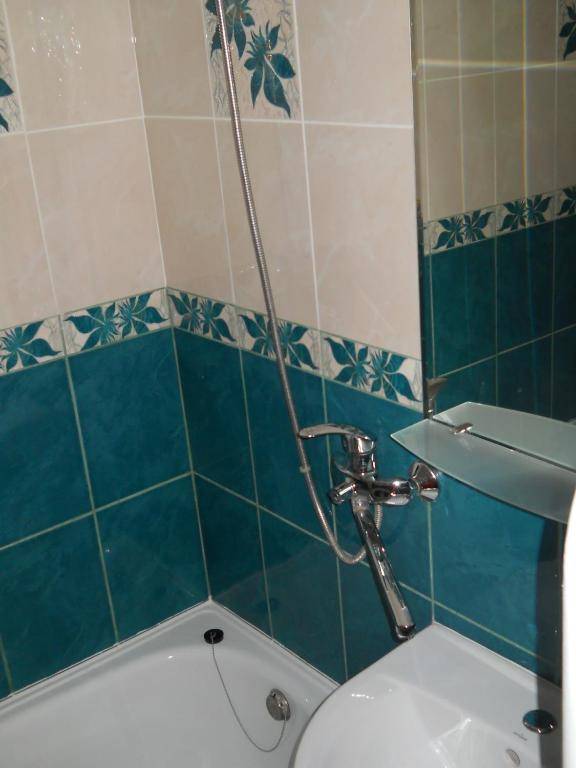 Комфортная 2-комнатная Новопречистенская 1 Три раздельных двуспальных места