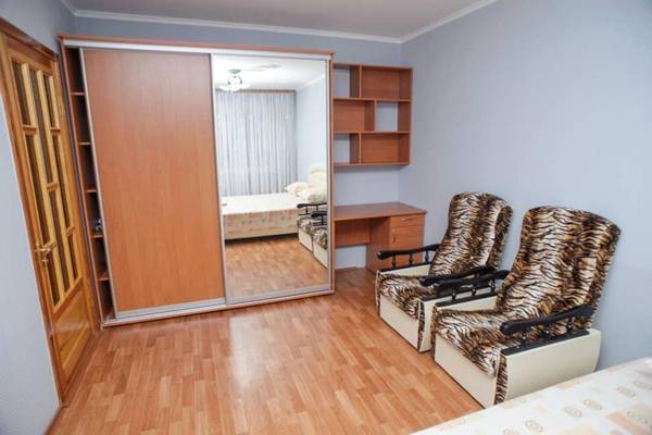 ул. Героев Днепра 5 рядом Днепр