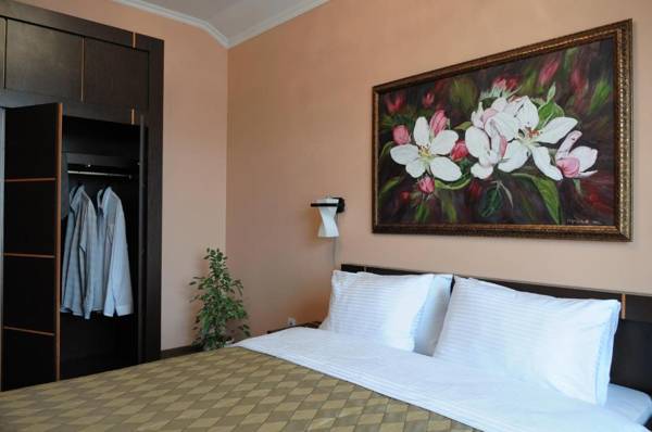 MelRose Hotel