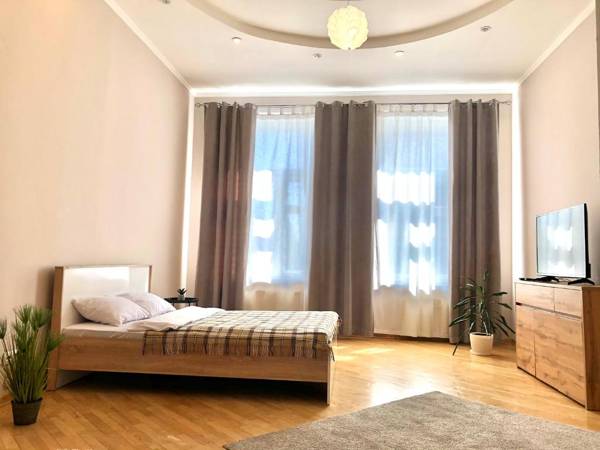 Apartments in the city center near the theatre Zlata plaza Manhattan