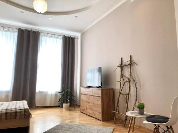 Apartments in the city center near the theatre Zlata plaza Manhattan