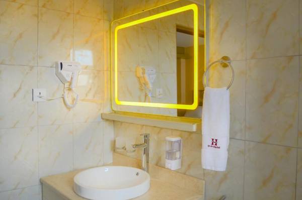 Hillside Plaza Hotel