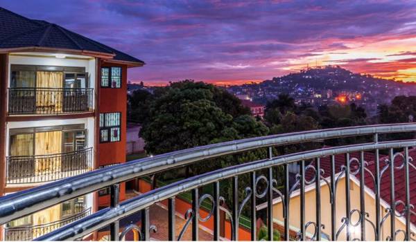 High standard apartment in secure Resort - 24 People