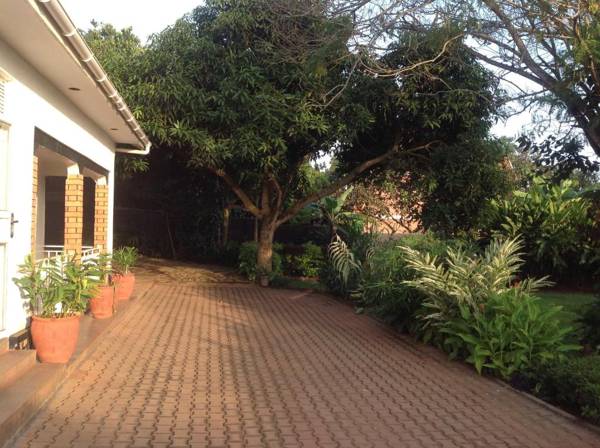 Alison & Dave's Guesthouse