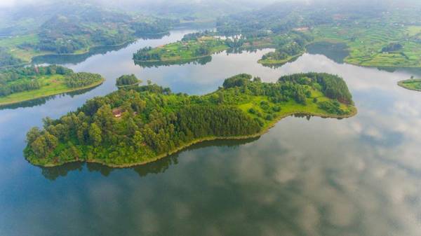 Lake Bunyonyi Eco Resort