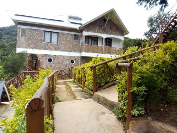 Lake Bunyonyi Rock Resort