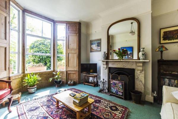 GuestReady - Gorgeous Victorian Home wGarden up to 6 guests!