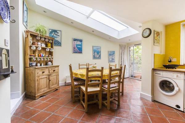 GuestReady - Gorgeous Victorian Home wGarden up to 6 guests!