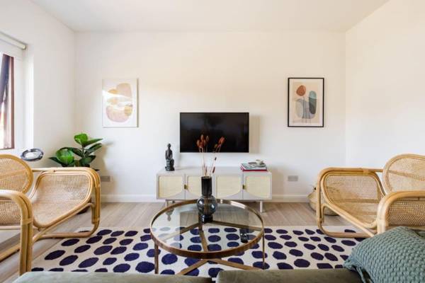 The Finchley Bolthole - Delightful 2BDR Flat