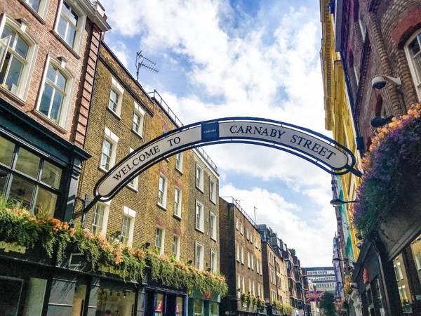 Holiday Inn Express London Victoria an IHG Hotel