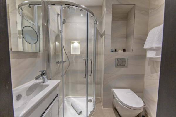 The Crescent Hyde Park