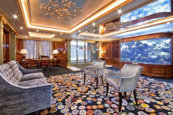 Mayfair House
